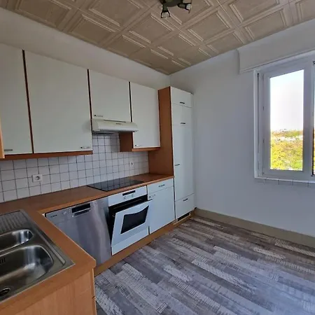 Beautiful Aparment Next To The Border 4 *