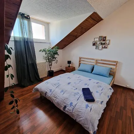 Beautiful Aparment Next To The Border 4 *